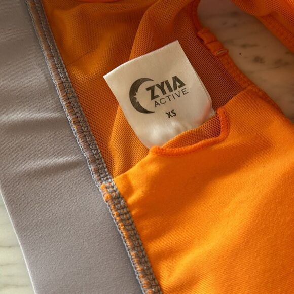 Zyia orange/gray mesh racerback front & inset, keyhole back sports bra. XS. - Picture 6 of 7